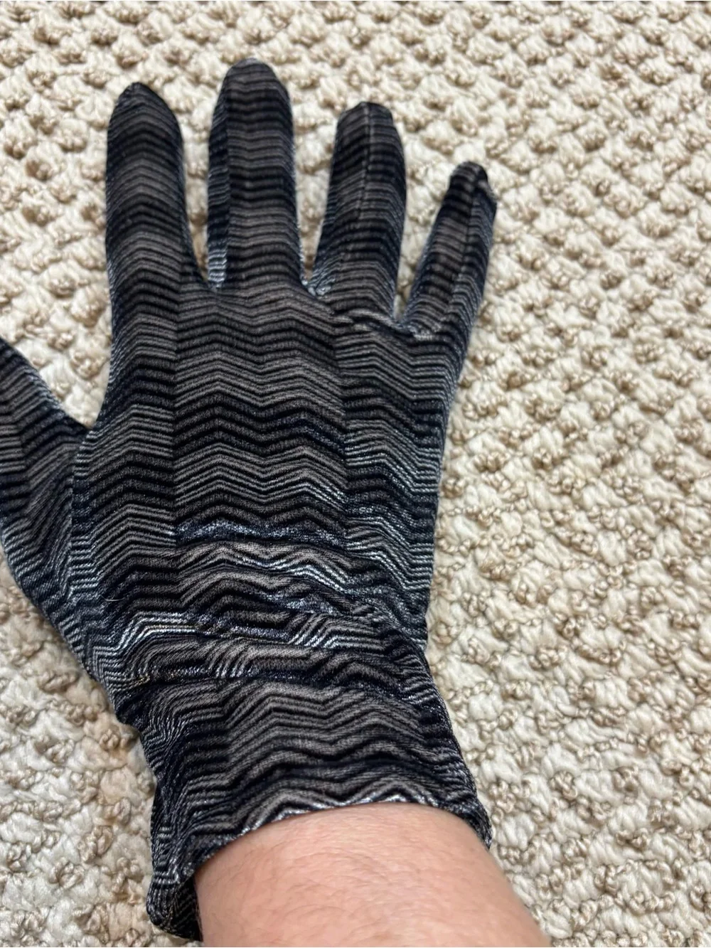 Ladies Marcus Adler Thinsulate Brand Lined Velour Gloves One Size